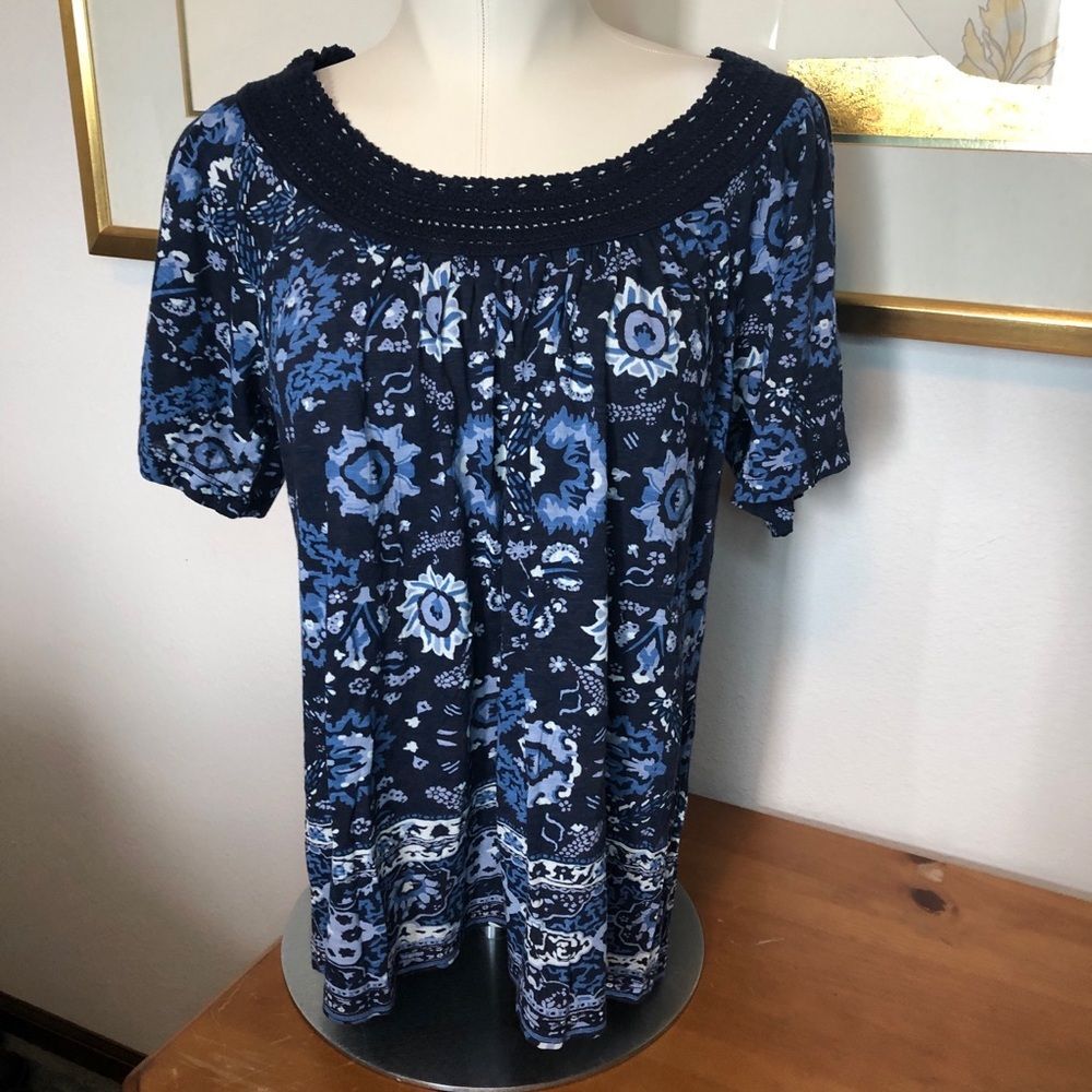 Lucky Brand Women's Small Blue Floral Crochet Neckline Short Sleeve Blouse